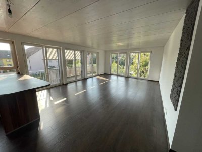 Exklusive 4,5-Zimmer-Wohnung mit Südbalkon in ruhiger Lage von Weingarten (Baden)