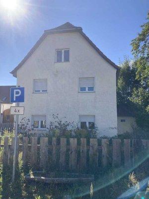 Einzugsfähiges Wohnhaus und Gebäude mit Sanierungsbedarf  in Cavertitz