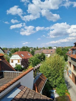 Helle Dachgeschosswohnung mit Ausblick