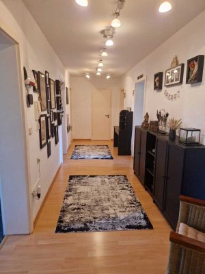Frei zum 01.08.  - Große 5-Zi-Wohnung - Nähe Stadtpark!