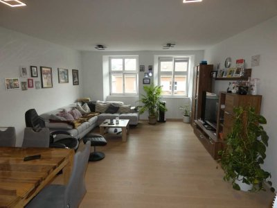 Moderne 2,5-Zimmer-Wohnung mit EBK in kernsaniertem Altbau Whg4 - ab sofort frei