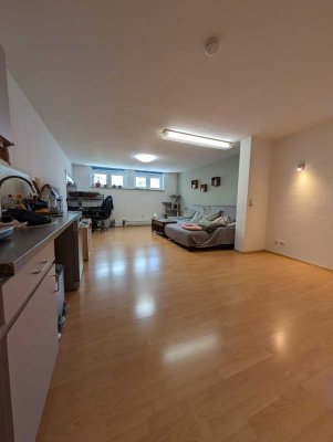 Charmante, frisch renovierte 3-Zimmer-Souterrainwohnung in Crumstadt in ruhiger Lage