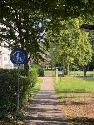Geschmackvolle, vollständig renovierte 3,5-Raum-Wohnung mit Balkon und Einbauküche in Böblingen