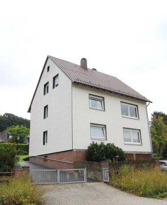 Einzelhaus mit 3 WE und 2 Garagenlätzen mit Potential