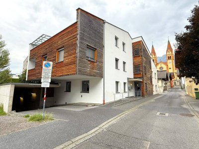 Wohnen im Zentrum: Neuwertige 3-Zimmer Gartenwohnung
