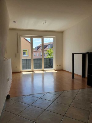 Neuwertige 1,5-Zimmer-Wohnung mit Balkon und Einbauküche in Schultheißstraße, Ingolstadt