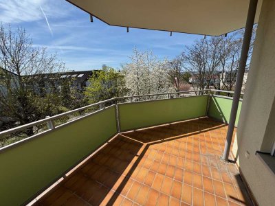 Großzügige 2-Zimmer Wohnung mit Balkon sucht Sie als Nachmieter