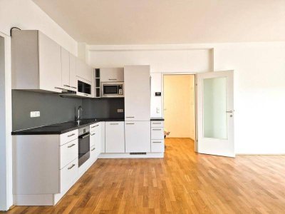 Pillweinstraße, sonnige und ruhig gelegene Dachgeschosswohnung mit 76 m2 plus Terrasse im 4.OG mit Lift, 3 Zimmer