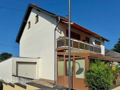Darf´s auch ein bisschen mehr Wohnung sein ? 2 Etagen, Einbauküche, Gartenmitbenutzung, Garage...