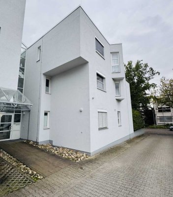 Charmante 2-Zimmer-Wohnung mit Balkon in gepflegtem Mehrfamilienhaus in Eberstadt