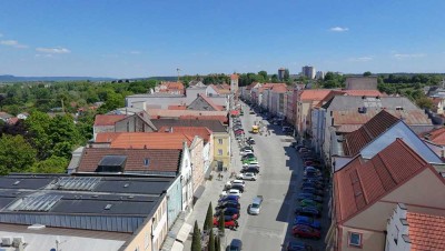 ... Exklusive neuwertige 3-Zi-Penthouse-Maisonette mit 128m² und 30m² Dachterrasse am Stadtplatz ...