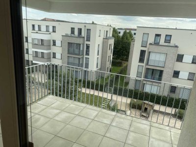 Geschmackvolle, neuwertige 3,5-Raum-Wohnung mit geh. Innenausstattung mit Balkon