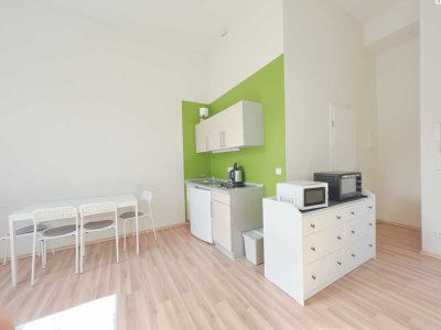 Großes möbliertes Apartment mit Badewanne