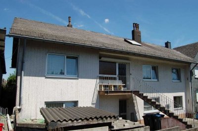 "HAUS MIT VIEL FREIRAUM FÜR IDEEN - IN RUHIGER ORTSRANDLAGE - MIT GROSSEM GARTEN"