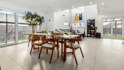 Modernes Einfamilienhaus mit Effizienzklasse A+ und stilvollem Wohnkomfort
