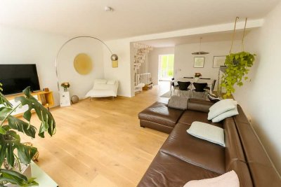Familienhaus in Rodenkirchen / Weiß - Naturnahes Wohnen mit Großzügiger Wohnfläche & drei Terrassen