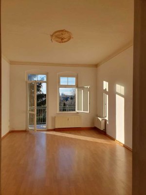 Sie suchen eine Wohnung mit attraktiven Grundrißzuschnitt, mit Ausblick ins Grüne und auf den Dom vo