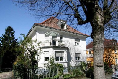 Sanierungsbedürftiges Mehrfamilienhaus mit 3 Wohneinheiten in bevorzugter Lage in Weinheim