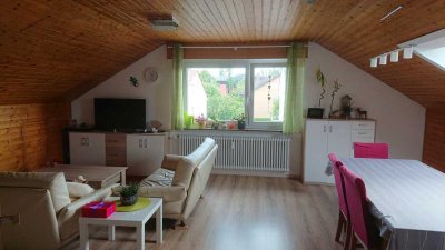Schöne, sonnige zwei Zimmer Dachgeschosswohnung in Nürtingen (Lerchenberg)