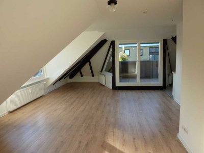 Individuelle 2 Zi.-DG-Wohnung in Preetz, Erstbezug nach Renov./San., 2. Etage, Loggia, Stellplatz