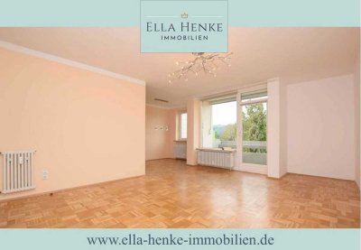 Mit Fahrstuhl + Einbauküche: Sonnige 3-Zimmer-Wohnung mit Balkon und toller Aussicht...