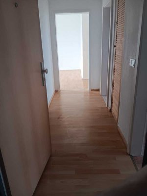 Freie,  3 -Zimmer-Wohnung mit Einstellplatz, Küstennähe