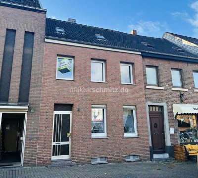 GEPFLEGTES REIHENMITTELHAUS MIT INNENHOF IN ZENTRALER LAGE VON GIESENKIRCHEN!