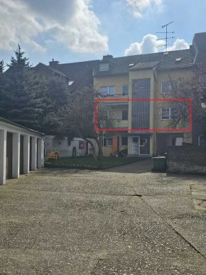 4,5 Raum Wohnung mit Küche Bad und Balkon