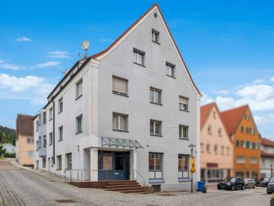 Solide Kapitalanlage in Bopfingen - Modernisiertes MFH mit Gewerbeeinheit Mitten im Zentrum
