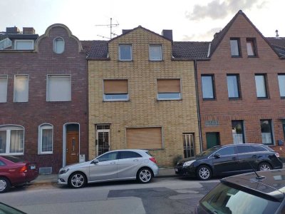 Für Macher: Reihenmittelhaus in urbaner Lage
- Sanierungsobjekt mit Potenzial