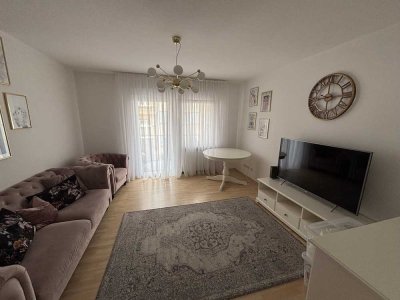 Modernisierte, helle 3-Zimmer-Wohnung mit Balkon und Einbauküche