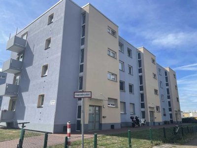 Helle, renovierte 3-Zimmerwohnung mit Balkon in toller Rheinlage.