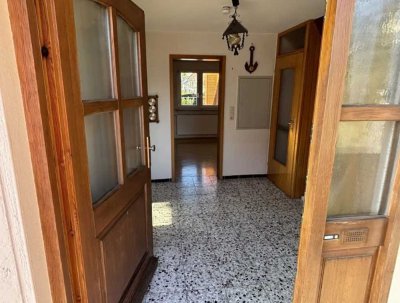 Schönes Haus in Top Lage mit großem Grundstück - Einbauküche - Garage