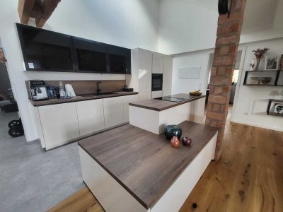 Neuwertige 4-Zimmer-Loft-Wohnung mit geh. Innenausstattung mit Balkon und EBK
