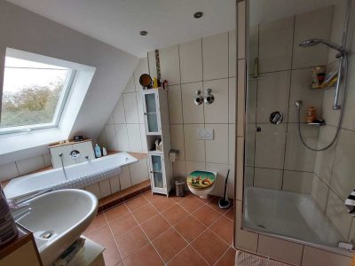 Helle 4,5-Zimmer Maisonette-Wohnung mit Balkon in Marbach am Neckar Ortsteil Rielingshausen