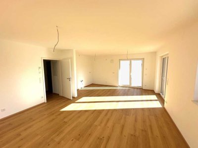 NEUBAU-ERSTBEZUG: 3-Zi-Wohnung mit EBK, Terrasse & Stellplatz - Erlangen-Steudach