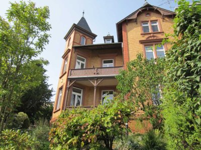 Bad-Soden: Stilvoller Altbau mit viel Potenzial, 1 – 3 Einheiten möglich, Ausbaureserven!