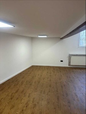 Moderne, frisch sanierte 2,5-Zimmer Wohnung inkl. Einbauküche - ca. 75 qm