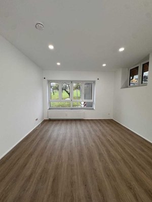 Luxus - PUR  1,5 Zimmerwohnung EG Zugang.