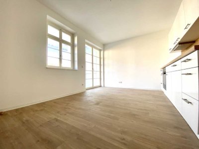 Helle 3-Zi-Wohnung - EBK - Großer Balkon - Eigenes Parkhaus