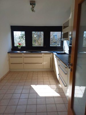 Grünes Paradies: ruhige 3 Zimmer Komfortwohnung mit moderner EBK, Bad mit Dusche+Wanne, Adults only