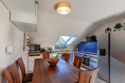 FBC - Elegante 3 Zimmer DG plus großer Wohnküche - ohne Käuferprovision!