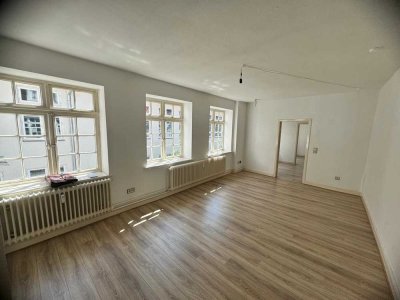 Helle 3-Zimmer-Altstadtwohnung mit Einbauküche