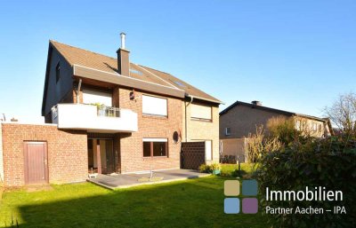 IPA - Ein gepflegtes Zweifamilienhaus in einer bevorzugten Lage in Eschweiler-Bergrath zu verkaufen