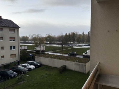 Helle 2-Zimmer-Wohnung mit Balkon in Ginsheim-Gustavsburg