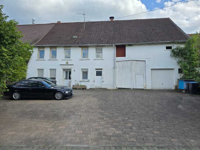 Für Handwerker! Ehem. Bauernhaus mit angrenzender Scheune