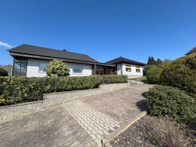 Attraktives Zweifamilienhaus mit großem Garten – Perfekt für die große Familie!