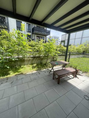 Exklusive, möblierte und neuwertige 1-Zimmer-Terrassenwohnung + Einbauküche direkt an S Bahn Station