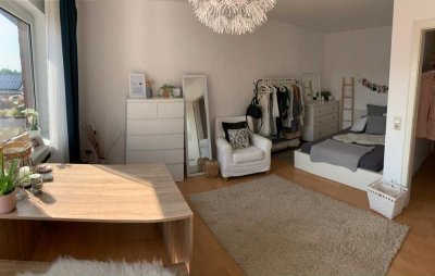 Schöne und modernisierte 1-Raum-Wohnung mit Balkon und Einbauküche in Dortmund-Hombruch