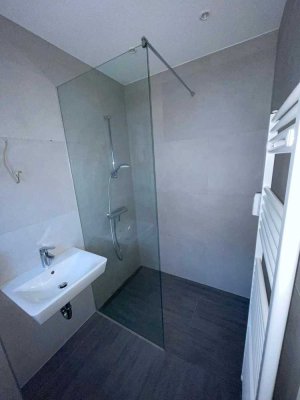 Sanierte 4,5-Zimmer-Wohnung mit Garten!